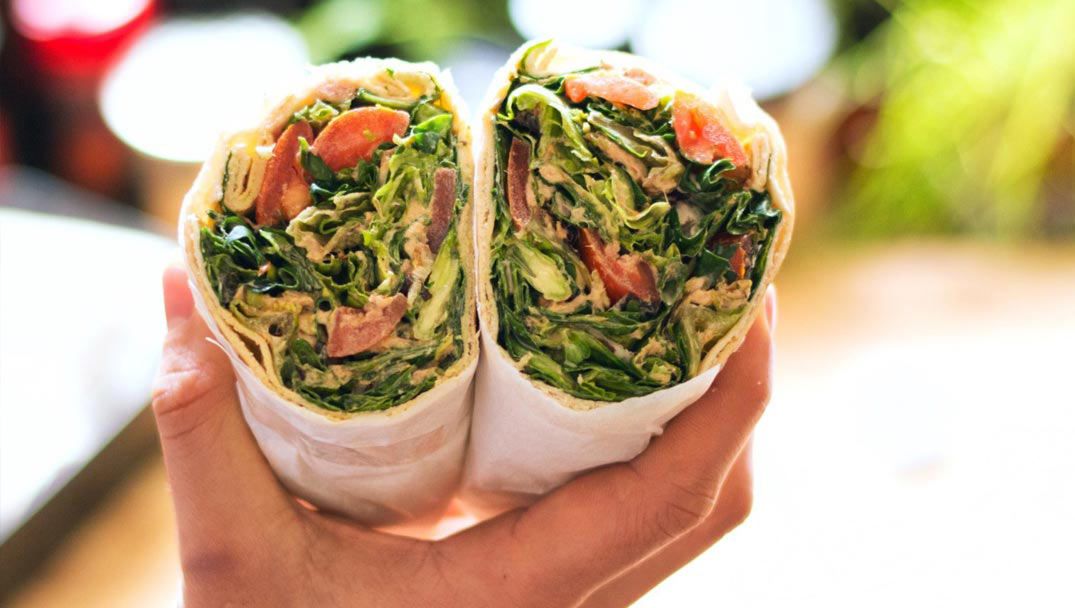 Salad Wrap με τόνο και μυρωδικά από τον Λάμπρο Βακιάρο